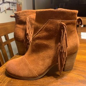 Tom’s cognac suede fringe bootie